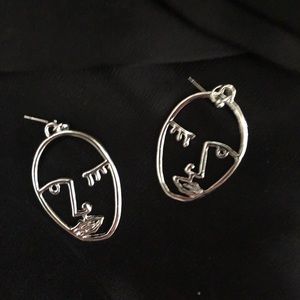 3/$25 Face earring l silver